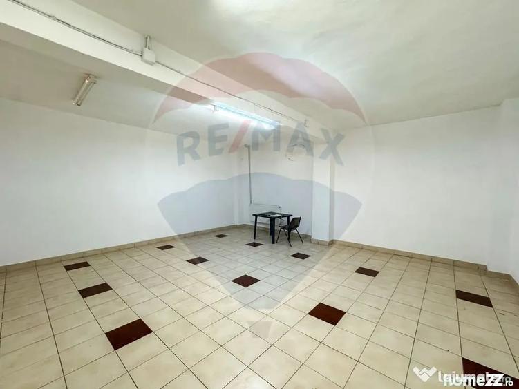Spațiu comercial, de 573 mp, în Casa de Cultură