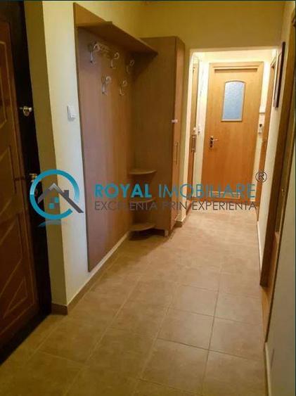 Apartament cu 2 camere decomandat, mobilat în P-ța Mihai Viteazu