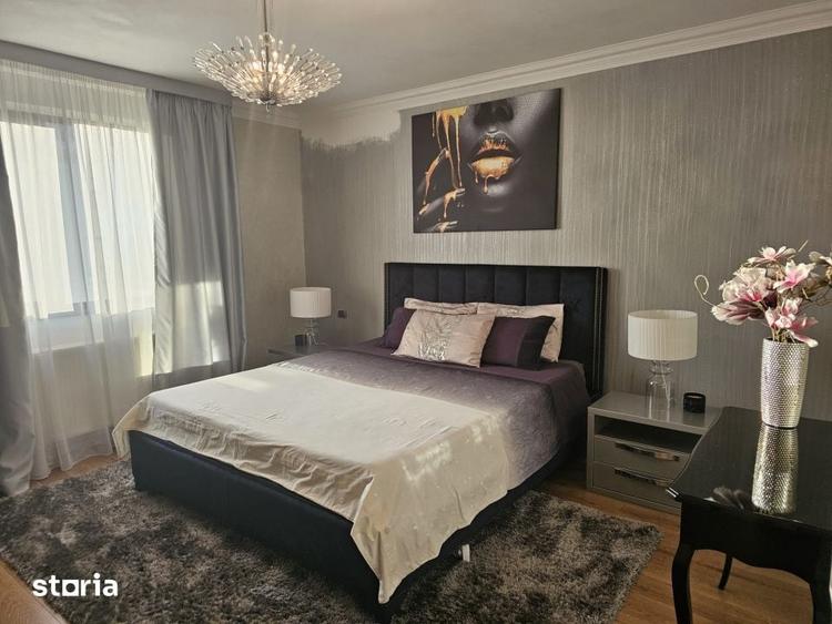 Casă cu 8 camere cu Teren 800 Mp în Plaiul Vulcanești