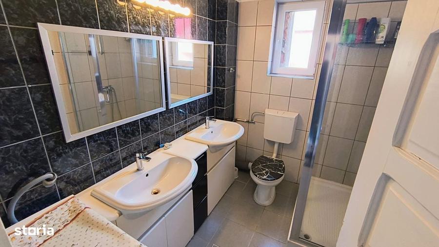 Casă cu 4 camere în Central