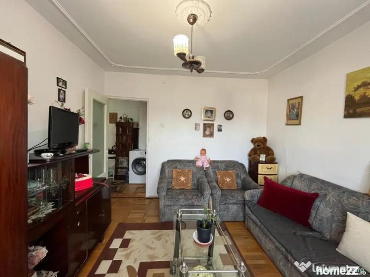Apartament cu 2 camere decomandat în Central