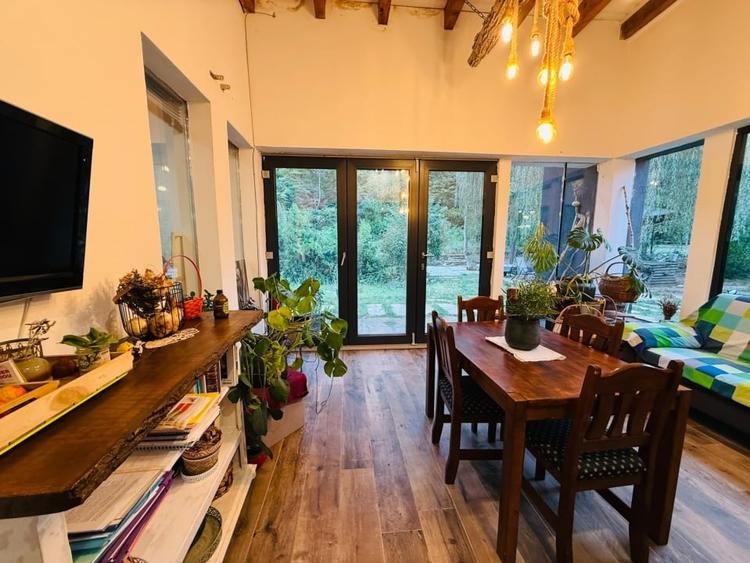 Casă individuală cu 5 camere cu Teren 1600 Mp în Cetate