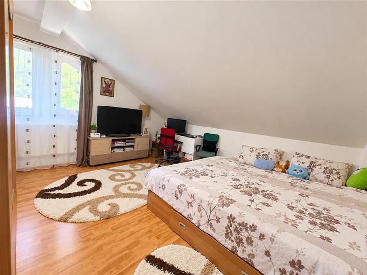 Apartament cu 3 camere decomandat în Tătărași