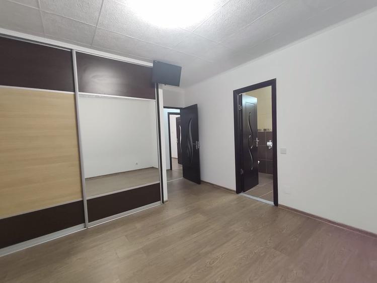 Apartament cu 4 camere decomandat, mobilat în Florești