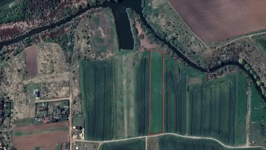 Teren de 7500 mp, în Izvorani