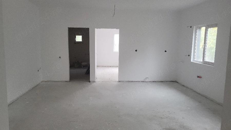 Casă cu 3 camere cu Teren 230 Mp în Lumina