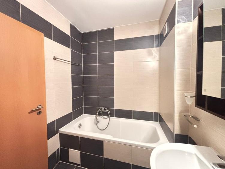 Apartament cu 2 camere decomandat în Avantgarden