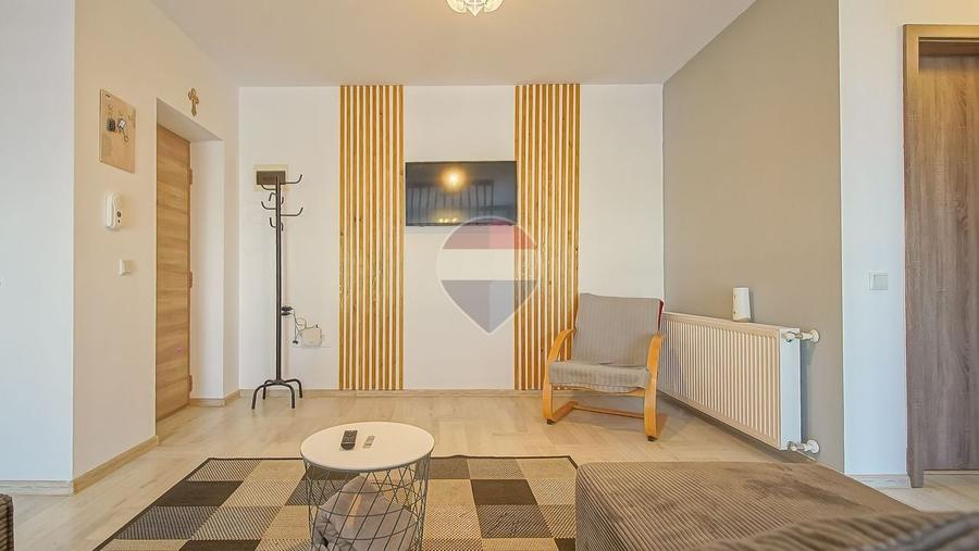 Apartament cu 2 camere decomandat în Tractorul