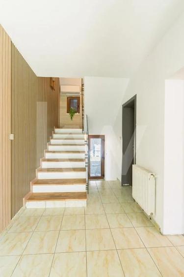 Casă cu 3 camere cu Teren 485 Mp în Central
