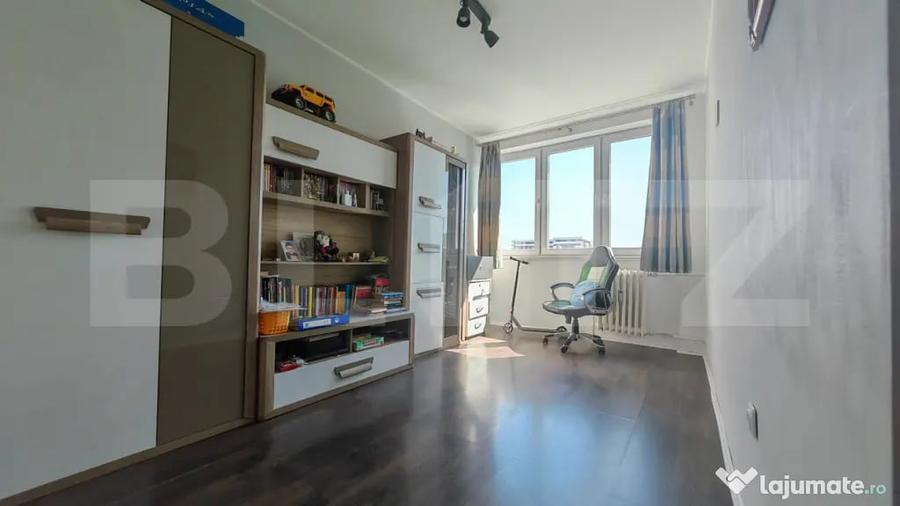 Apartament 4 camere decomandat, etaj intermediar, Splaiul Cr - 3