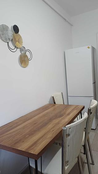 Apartament cu 3 camere decomandat în Gară