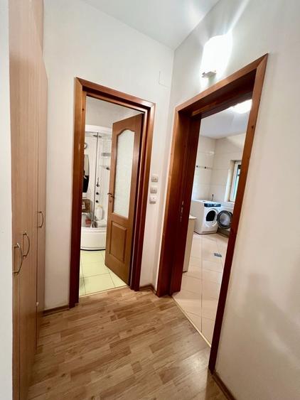 Apartament cu 4 camere decomandat în Central