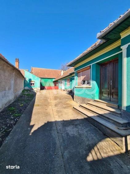 Casă cu 5 camere cu Teren 1400 Mp în Cut