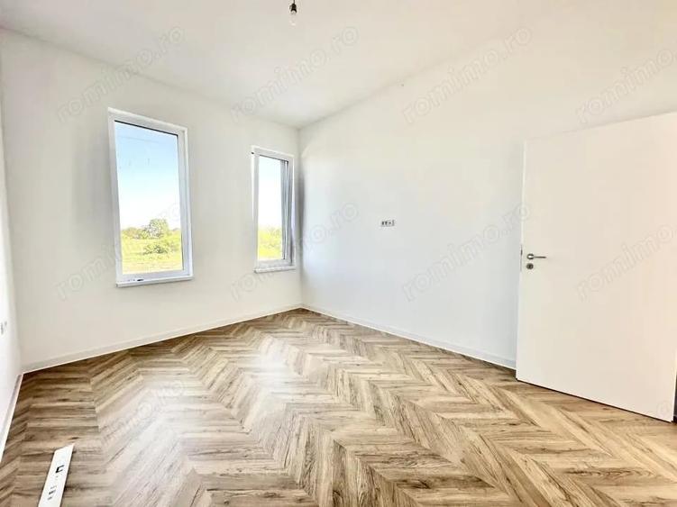 Casă cu 4 camere cu Teren 351 Mp în Urseni