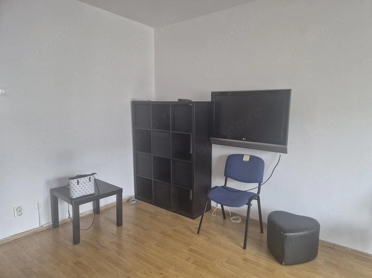 Apartament cu 3 camere decomandat în Calea Călărașilor