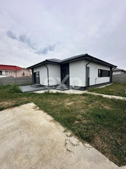 Casă individuală cu 4 camere cu Canalizare în Clinceni