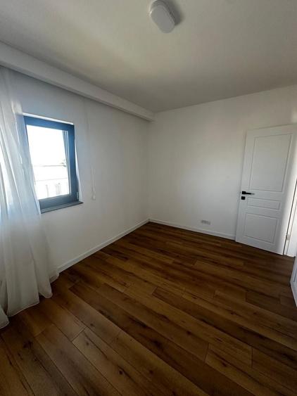 Duplex cu 5 camere cu Canalizare în Clinceni