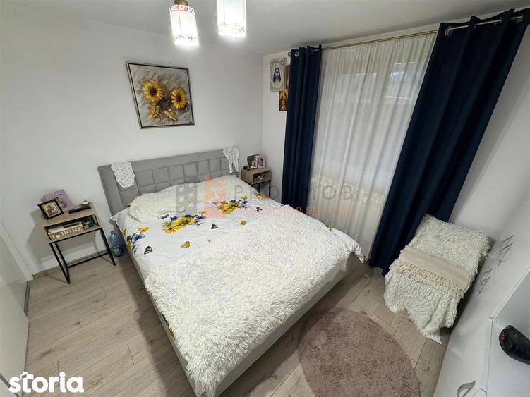 Casă cu 5 camere decomandat cu Teren 299 Mp în Central