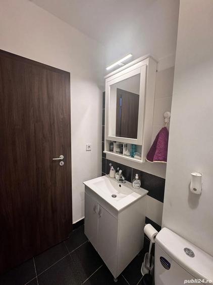 Apartament cu 2 camere decomandat în Titan
