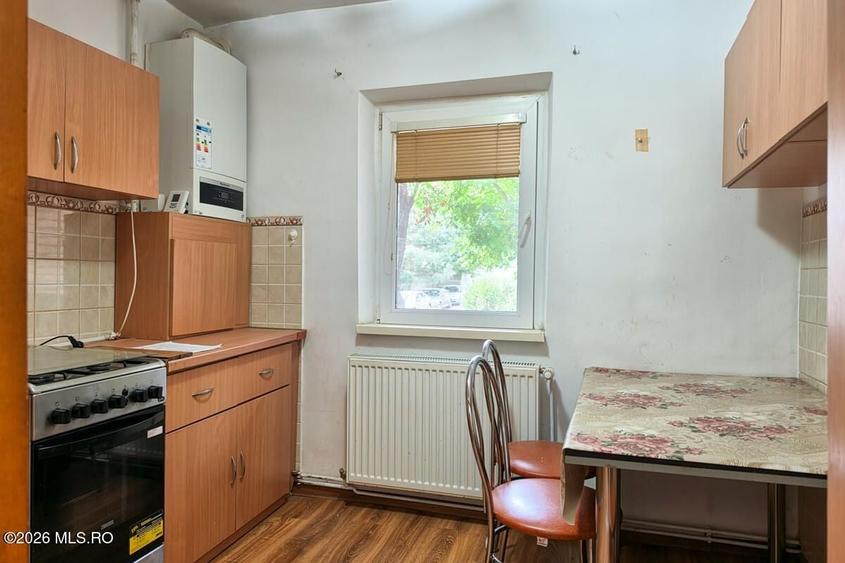 Apartament cu 3 camere decomandat, mobilat în Mehala