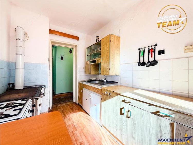 Apartament cu 3 camere decomandat în Malnaș