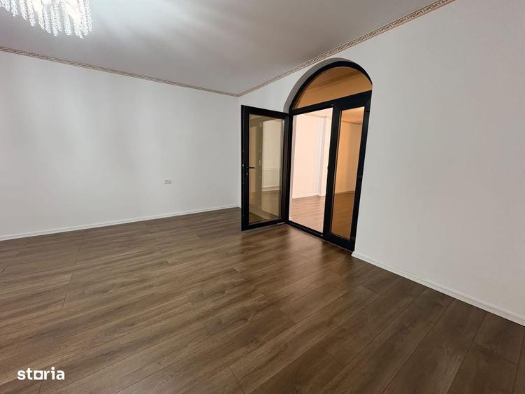 Casă cu 4 camere în Vitan