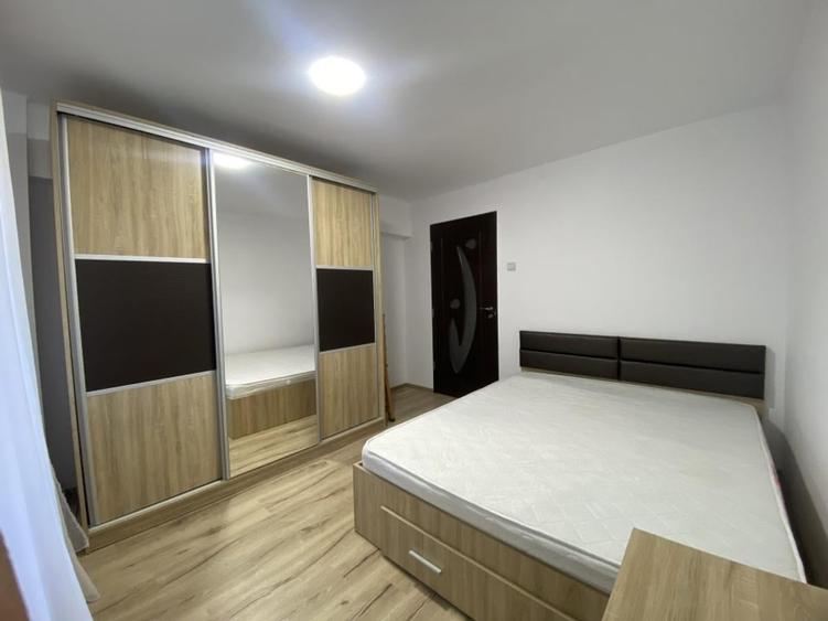 Apartament cu 3 camere decomandat în Rahova