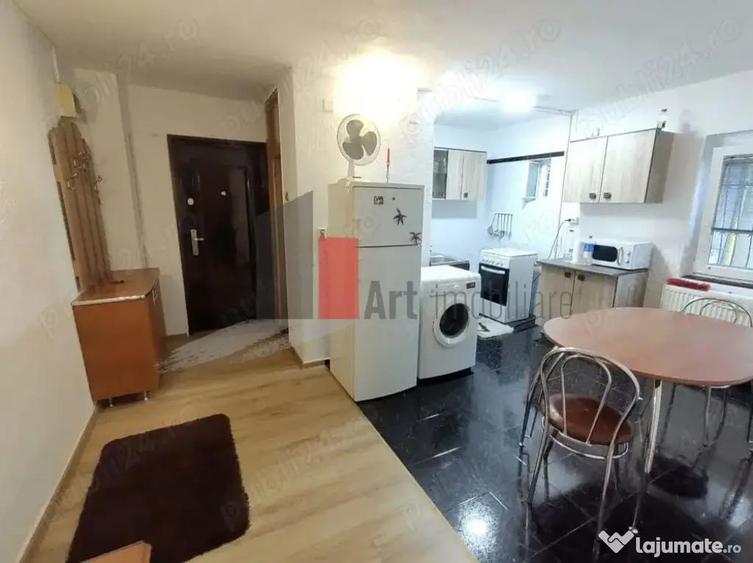 Apartament cu 2 camere semidecomandat în Decebal