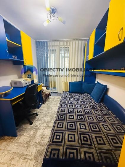 Apartament cu 3 camere decomandat în Calea Romanului