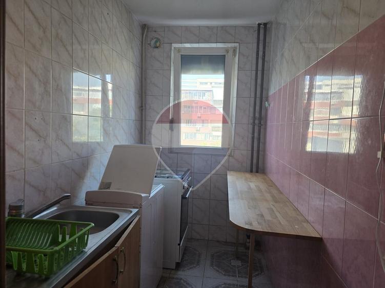 Apartament cu 2 camere semidecomandat, mobilat în Progresul