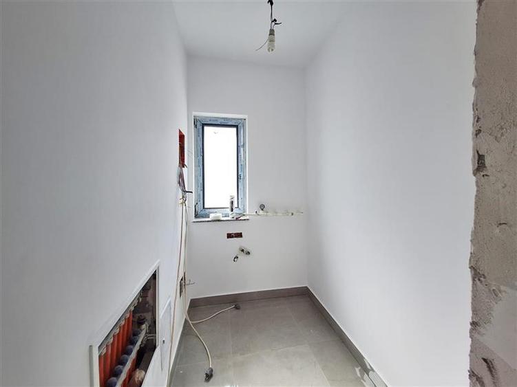 Casă cu 4 camere cu Teren 430 Mp în 9 Mai