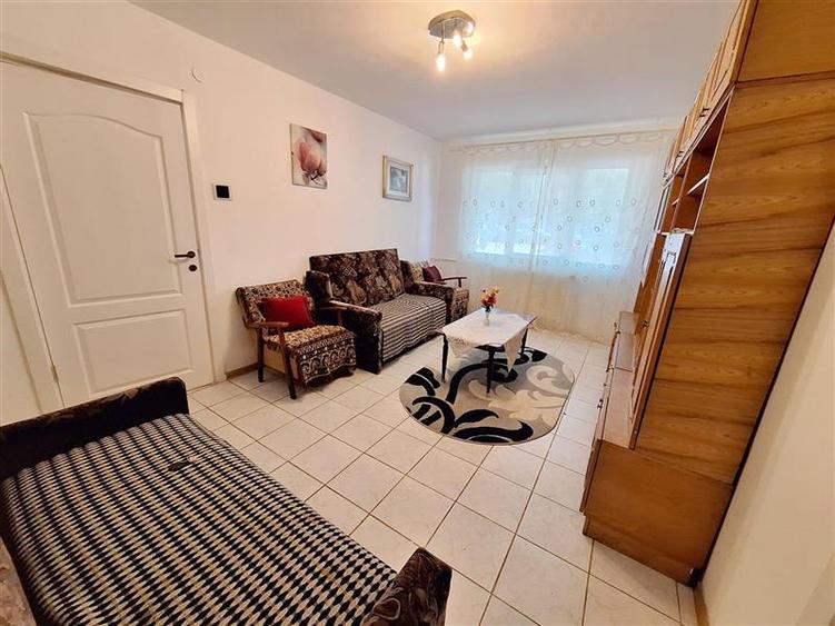 Apartament cu 2 camere semidecomandat în Narcisa