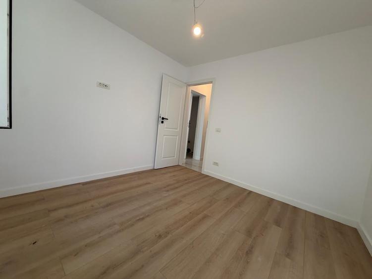 Apartament cu 3 camere decomandat în Dristor