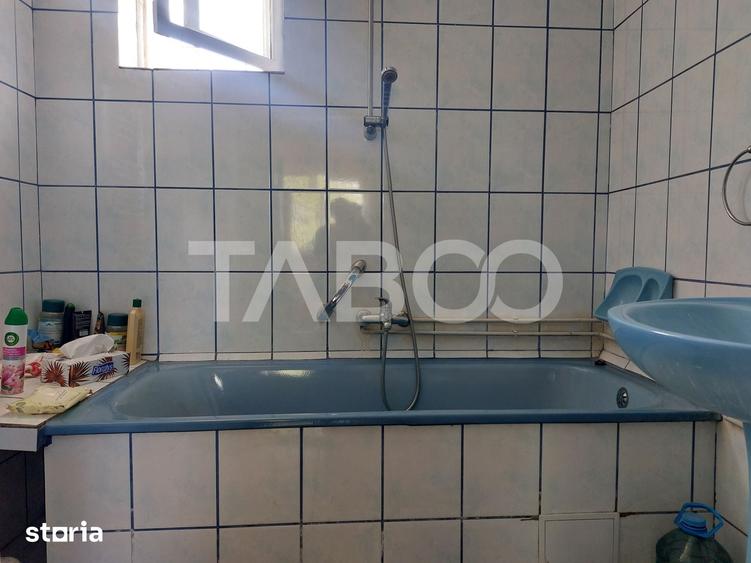 Casă cu 3 camere decomandat cu Teren 516 Mp în Rășinari