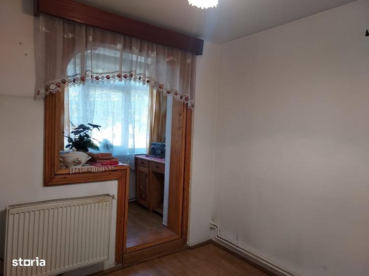 Apartament cu 3 camere semidecomandat în George Enescu