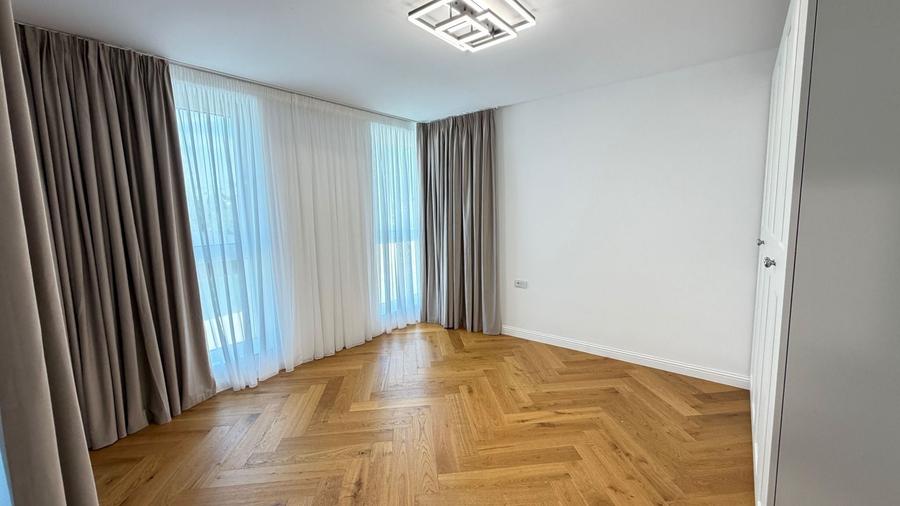 Casă individuală cu 5 camere cu Canalizare în Pipera