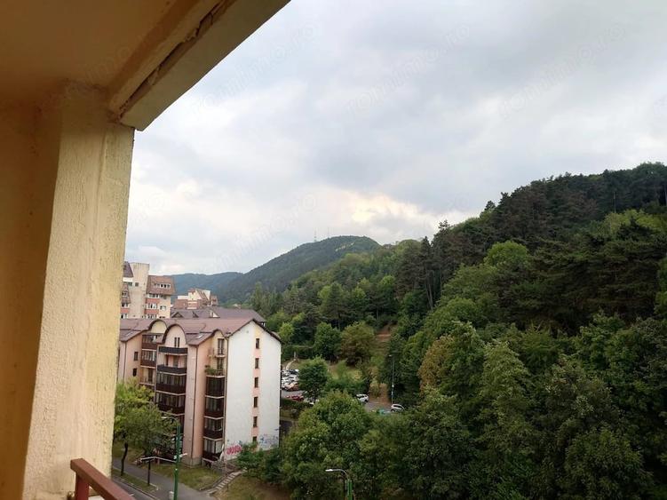 Apartament cu 3 camere decomandat în Județean