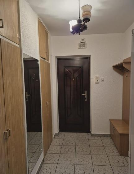Apartament semidecomandat în Olteniței