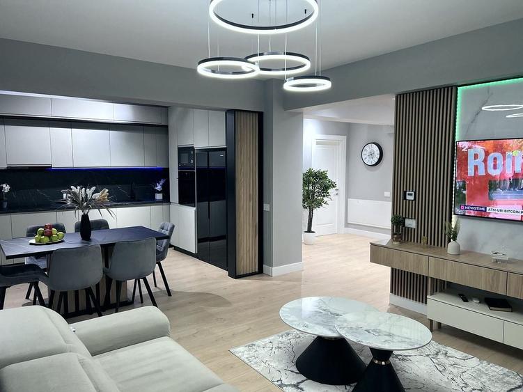 Penthouse cu 4 camere decomandat, mobilat în Sisești