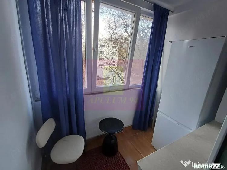Garsonieră semidecomandată în Apărătorii Patriei