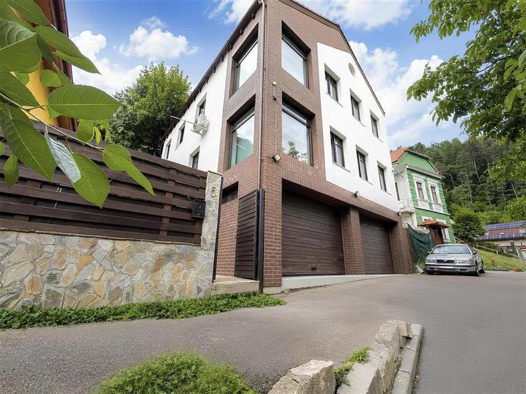 Apartament cu 2 camere decomandat, mobilat în Schei