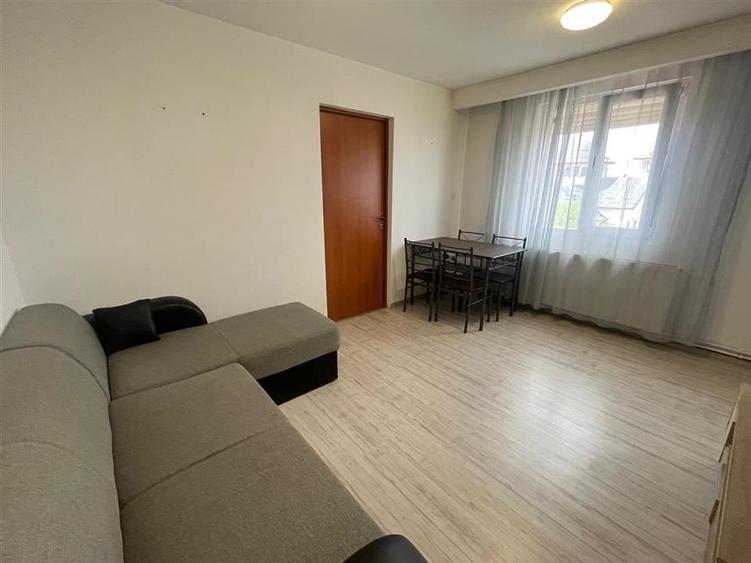 Apartament cu 2 camere nedecomandat în Central