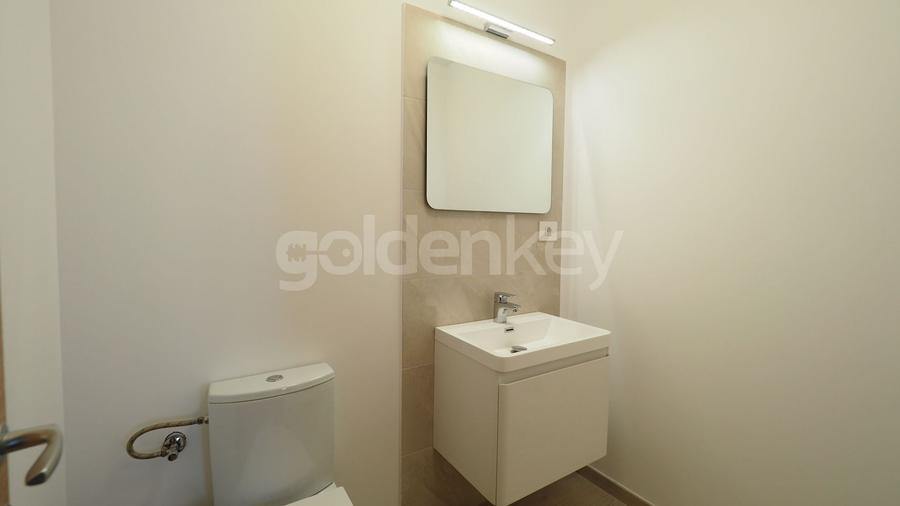 Apartament cu 4 camere decomandat în Băneasa