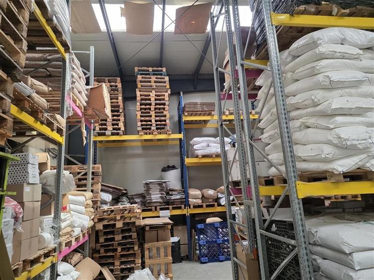 Spațiu industrial, de 1,100 mp, în Central