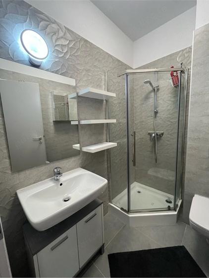 Apartament cu 7 camere decomandat în Nord
