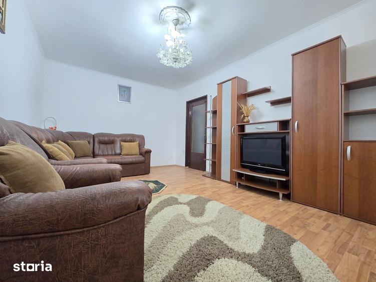 Apartament cu 3 camere decomandat în Titan