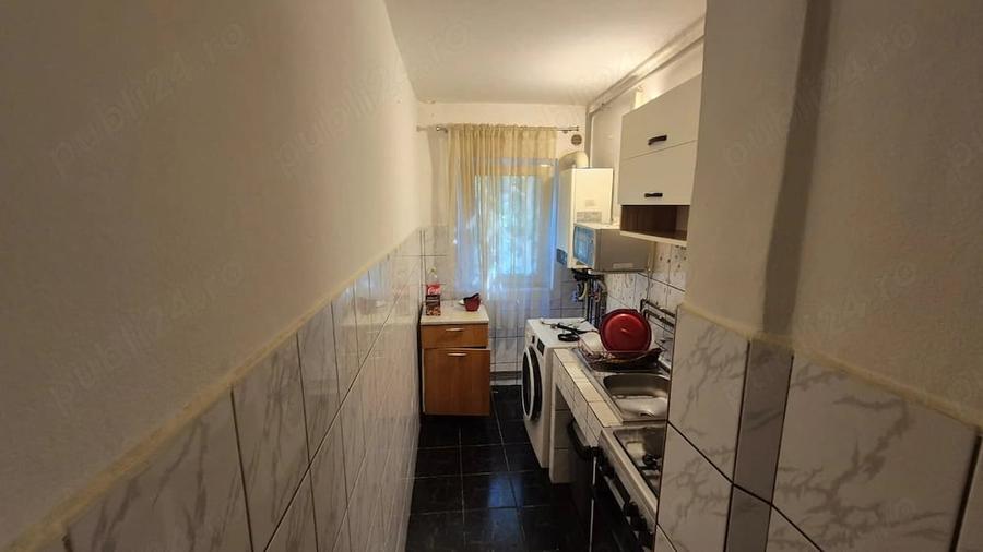 Apartament cu 3 camere semidecomandat în Șagului