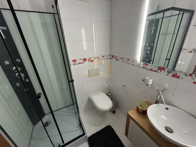 Penthouse cu 4 camere semidecomandat, mobilat în Bună Ziua