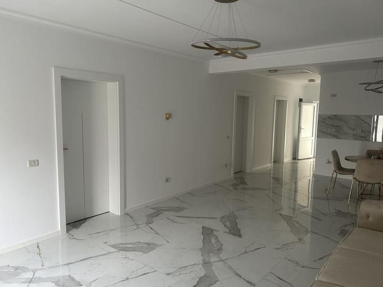 Casă cu 4 camere în Sânmihaiu German