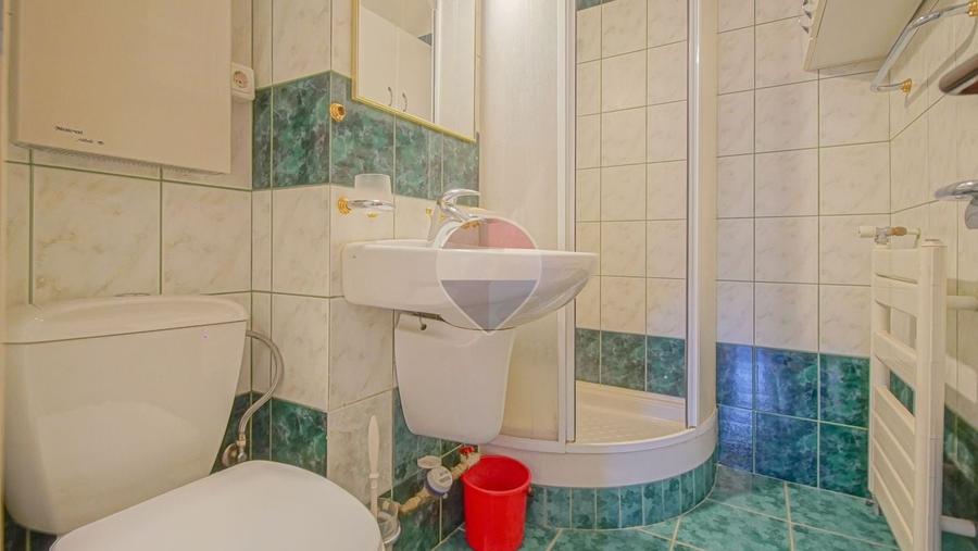Apartament cu 4 camere decomandat, mobilat în Clăbucet